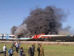 İsrail'de yolcu treninde yangın paniği!